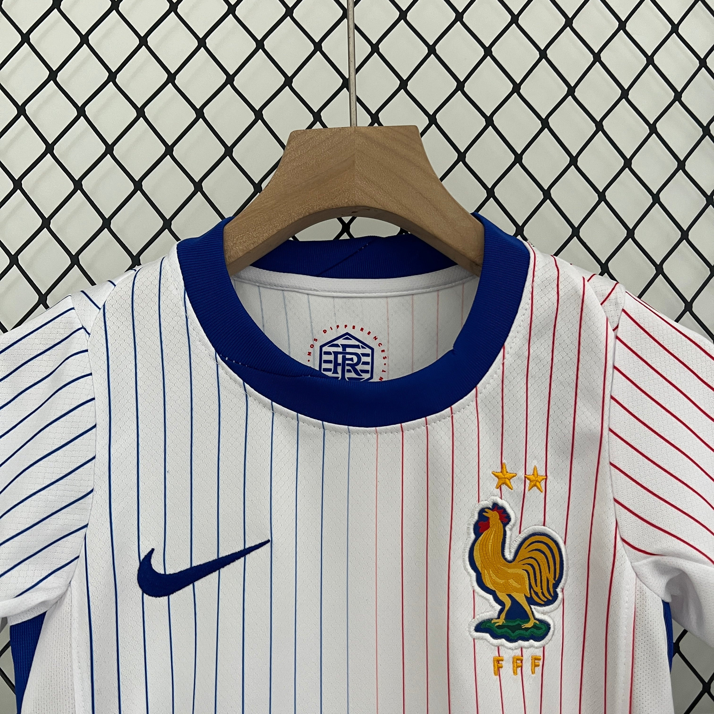 Kit Criança Alternativo França 2024