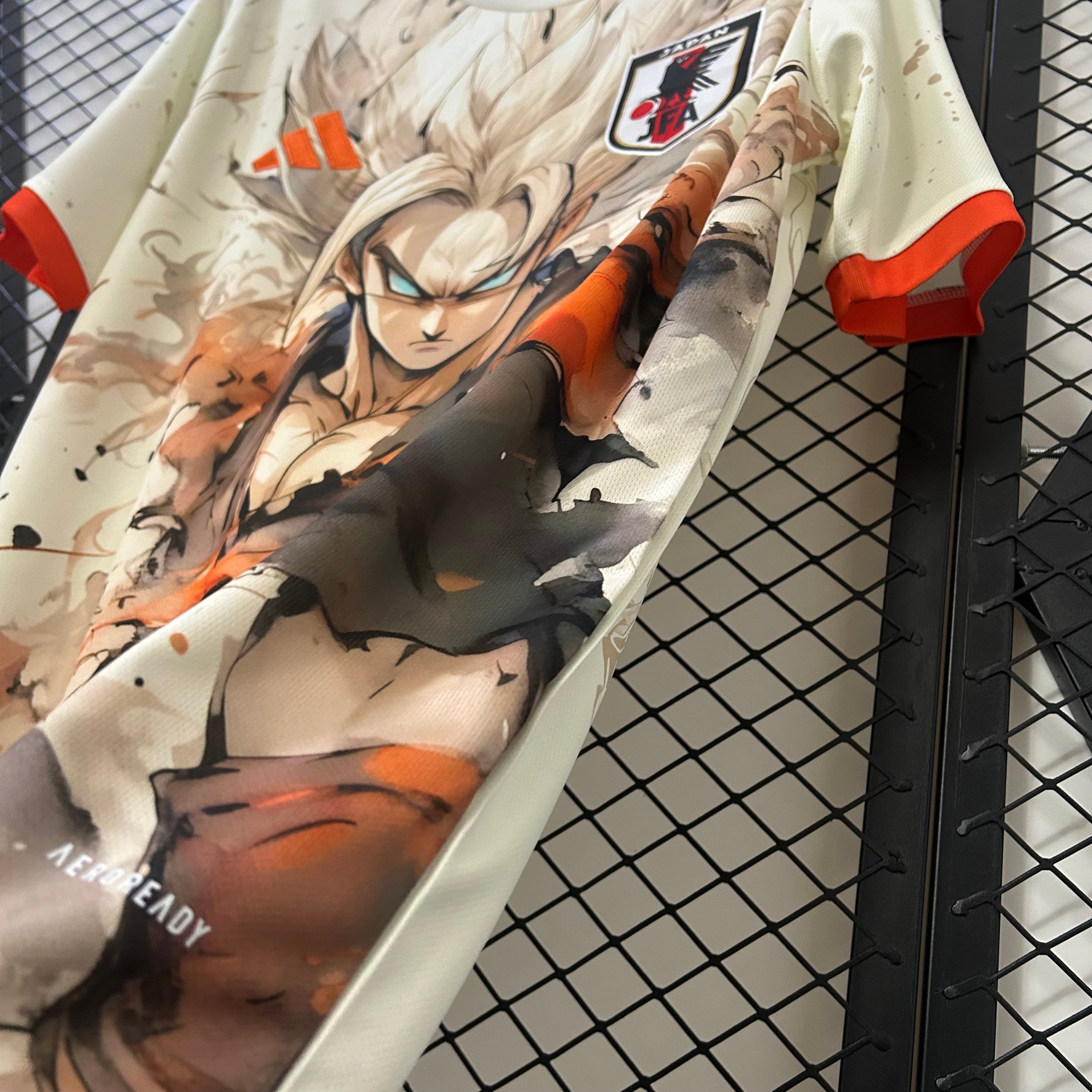 Camisola Edição Especial Japão | Dragon Ball – Goku Super Saiyan | 2025
