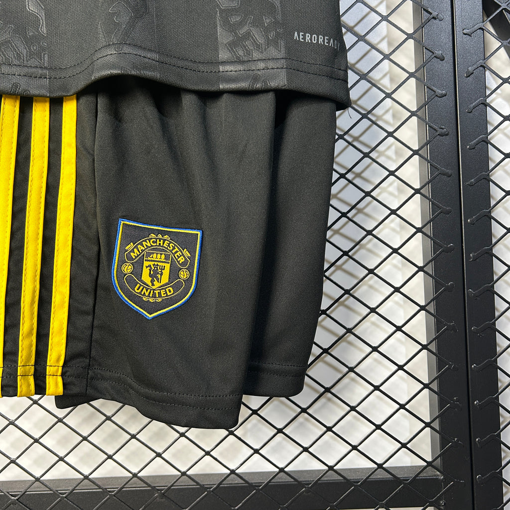 Kit Criança Alternativo Preto Manchester United 2025/2026