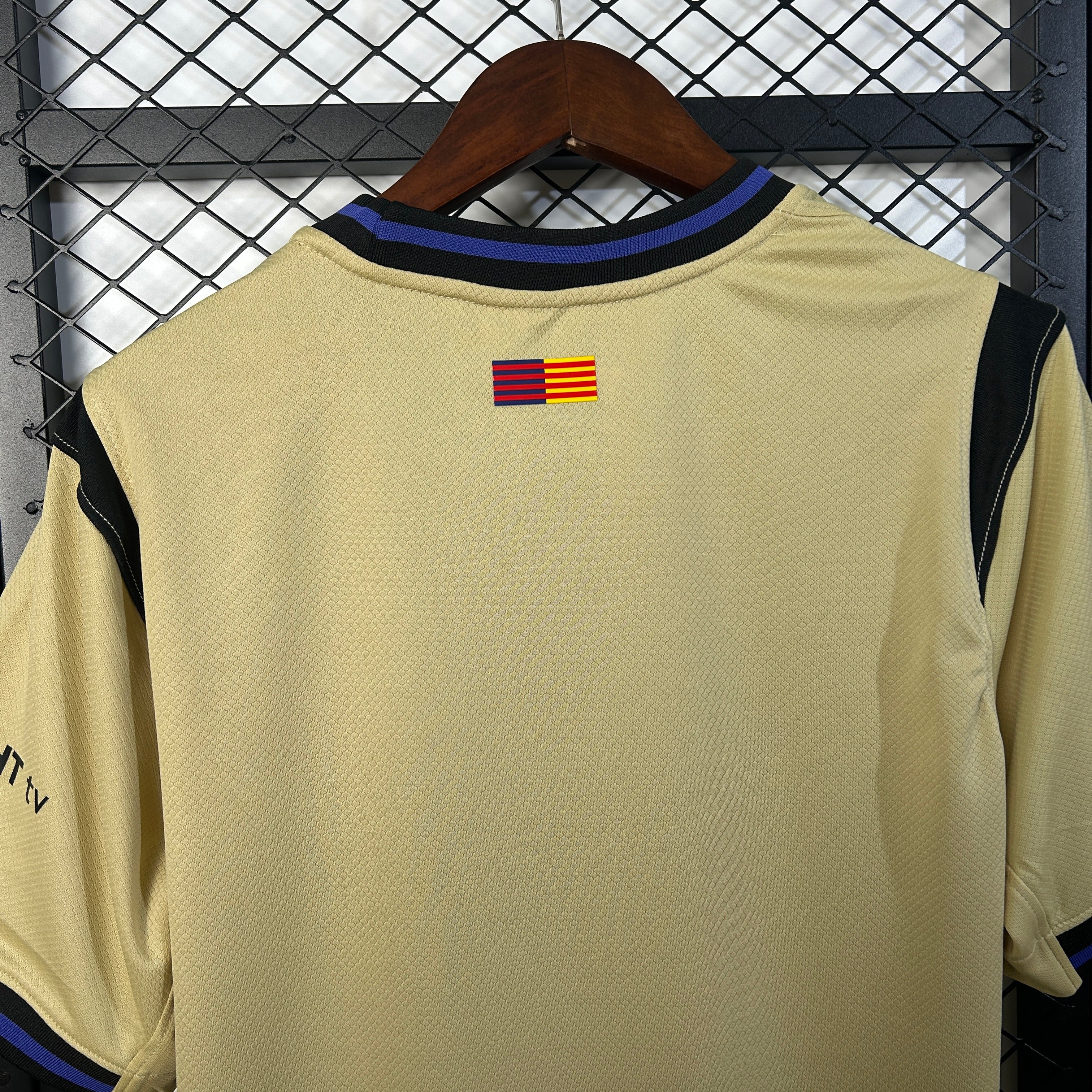 Camisola Alternativa Creme Barcelona 2025/2026