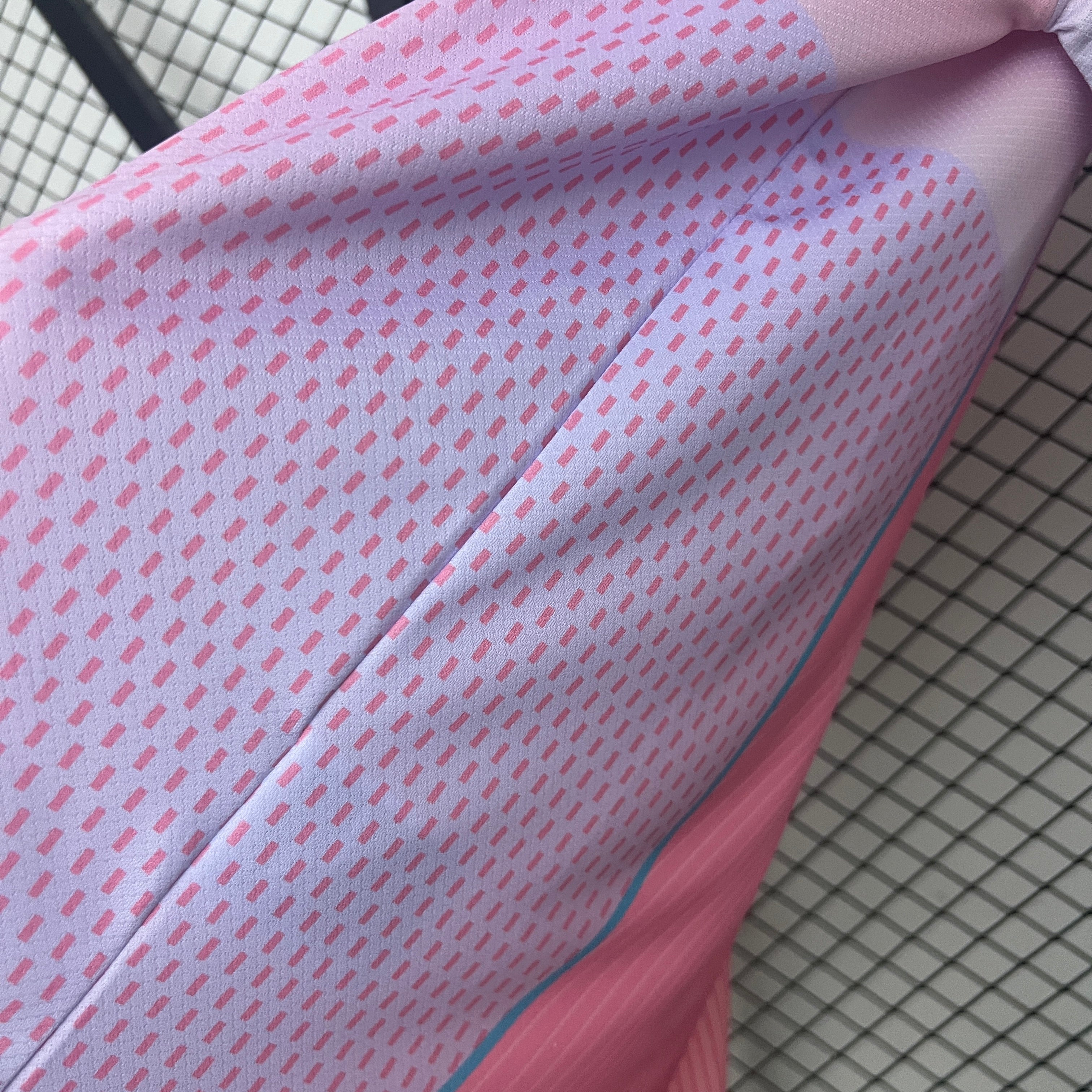 Camisola Edição Especial Rosa Barcelona 2025/2026