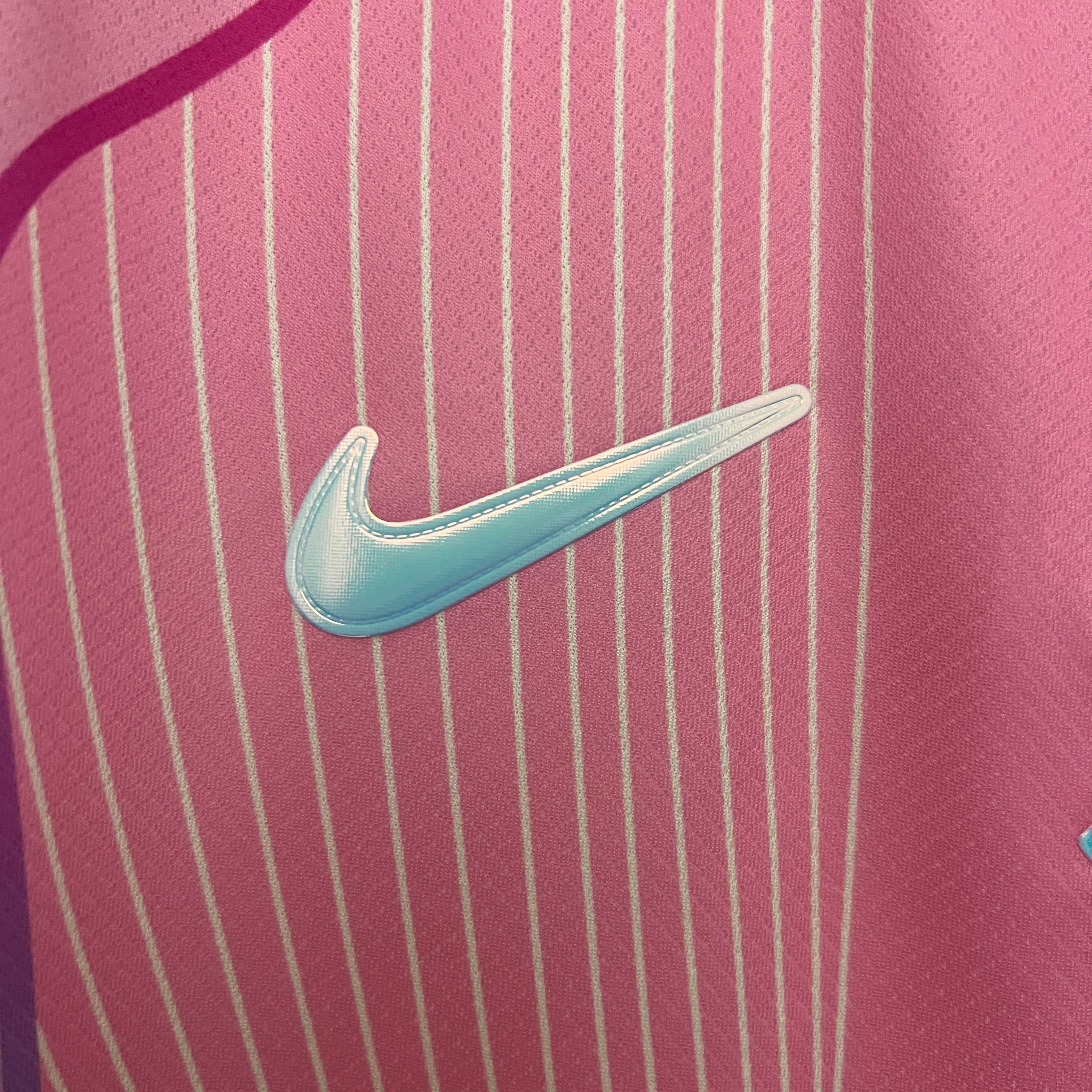 Camisola Edição Especial Rosa Barcelona 2025/2026