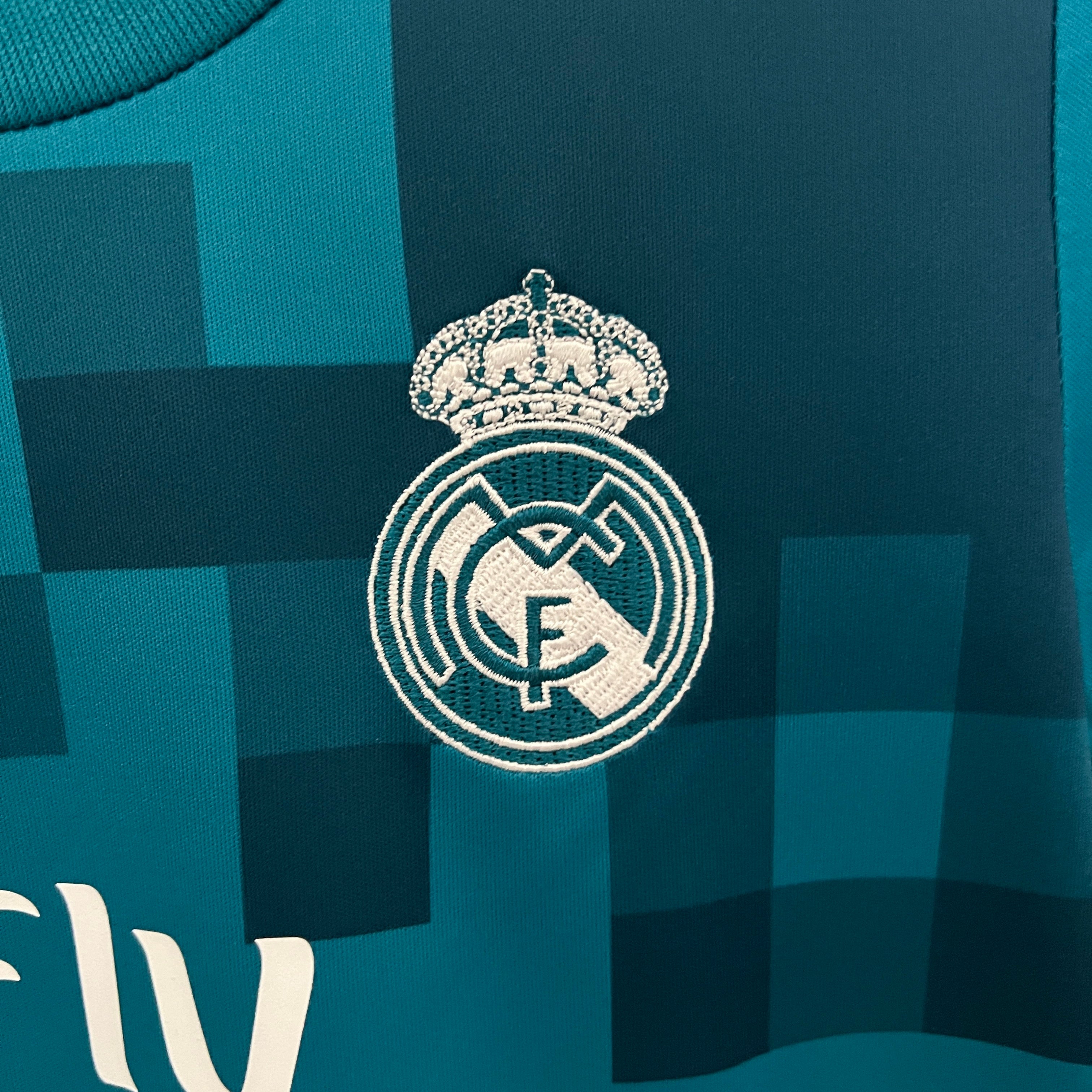 Kit Criança Retro Real Madrid 2017/2018