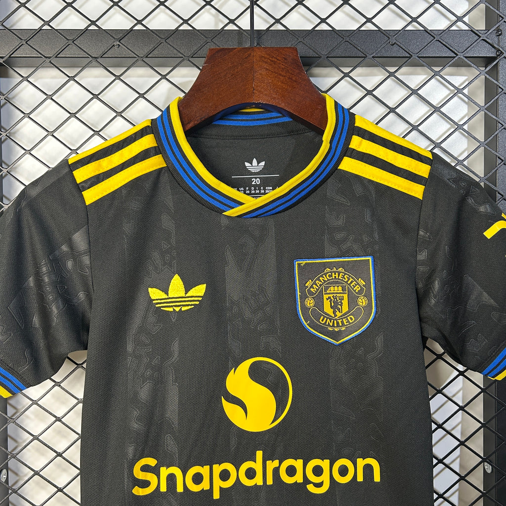 Kit Criança Alternativo Preto Manchester United 2025/2026