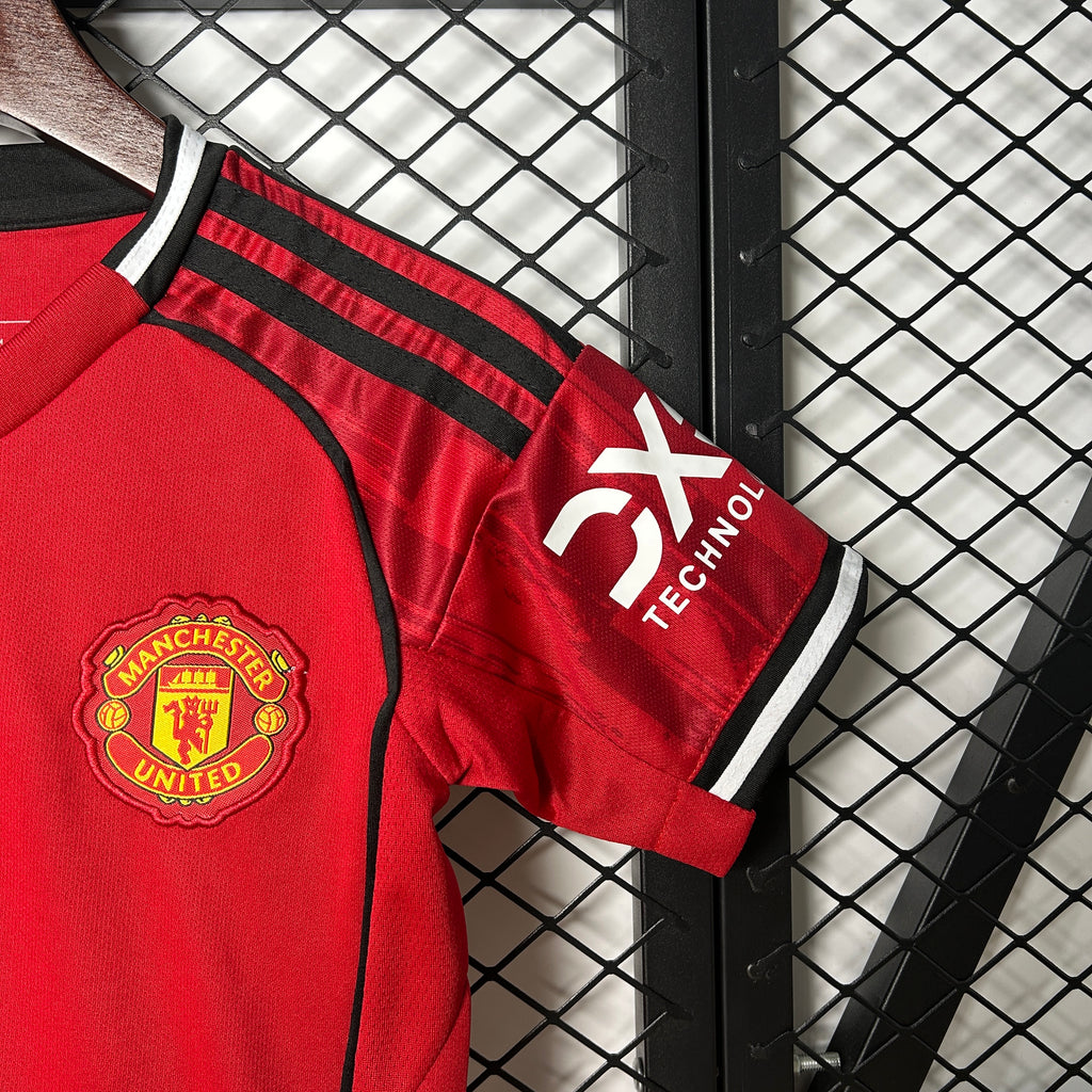 Kit Criança Principal Manchester United 2025/2026
