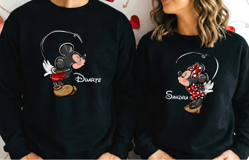 Conjunto de Casal Personalizado "Mickey & Minnie Kiss"