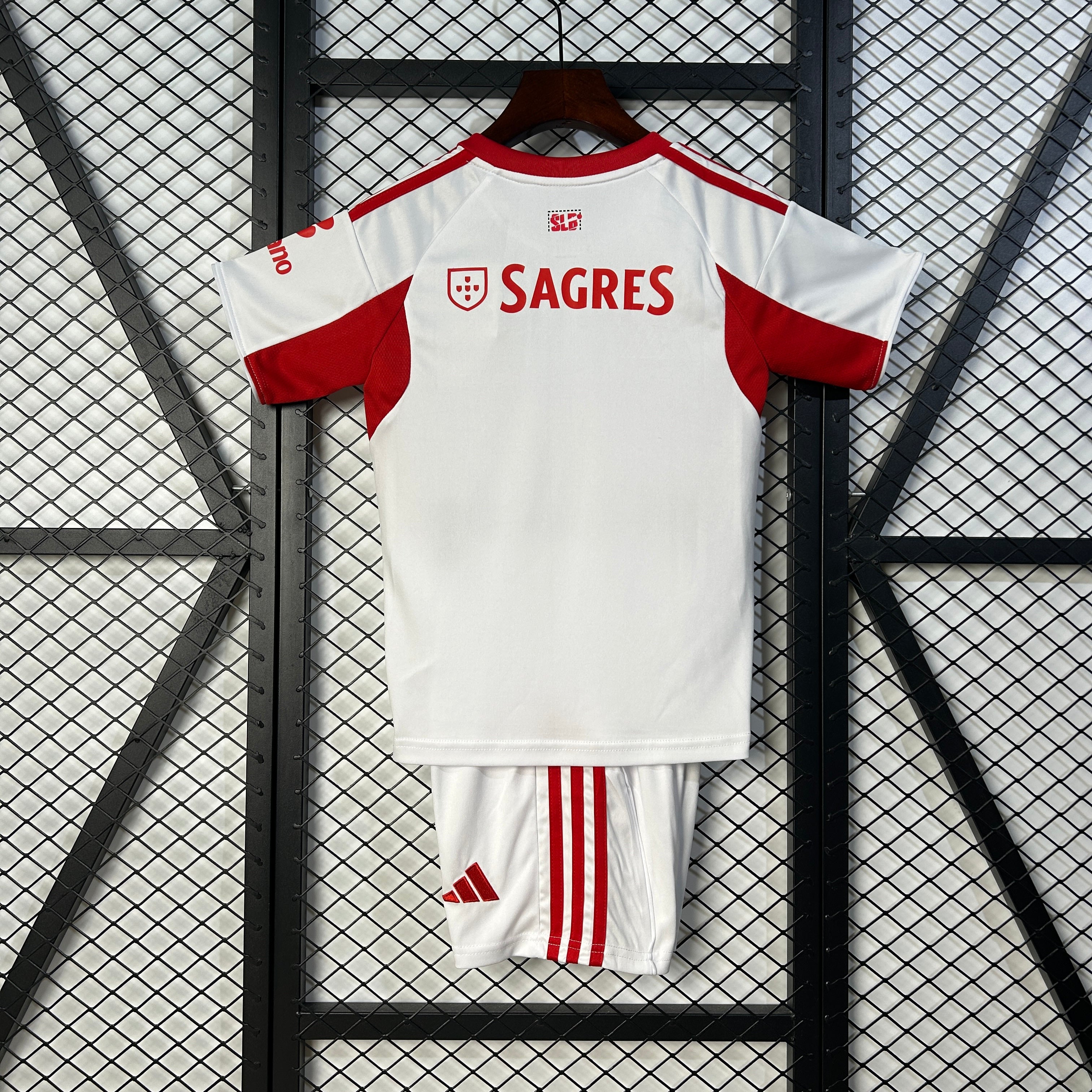 Kit Criança Alternativo Branco SL Benfica 2025/2026