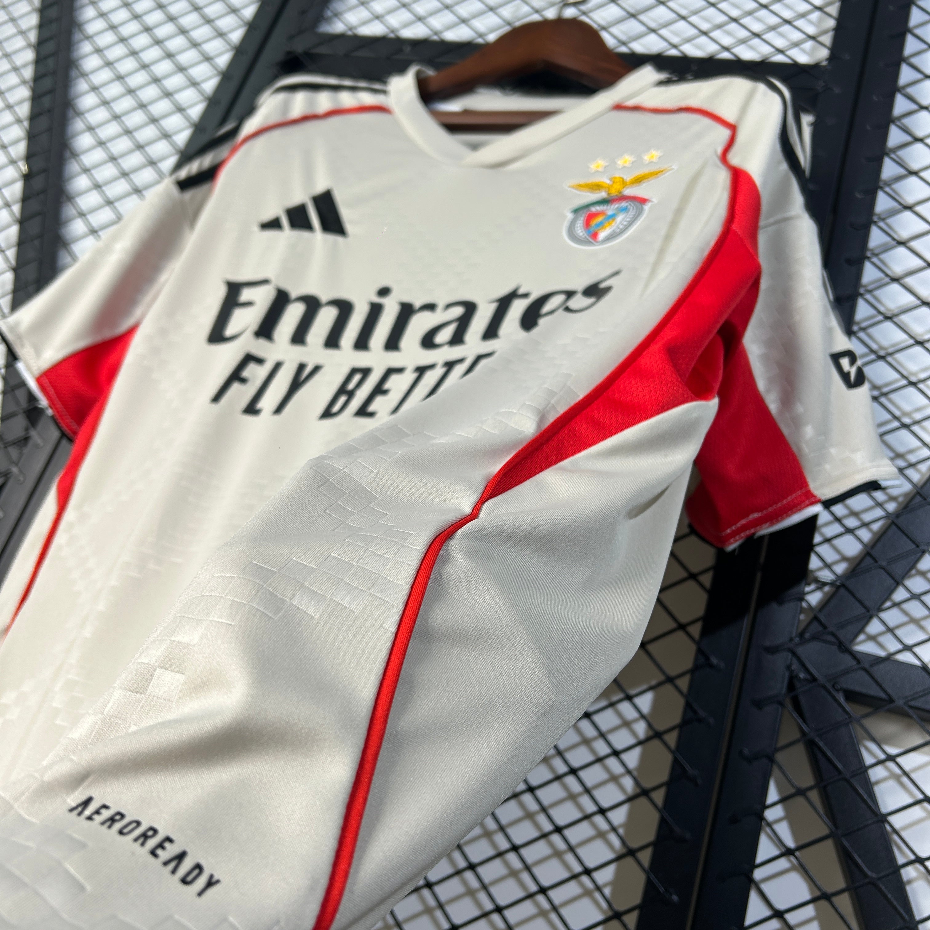 Camisola Alternativa Bege SL Benfica 2025/2026